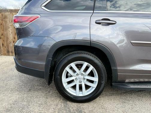 2015 Toyota Highlander LE