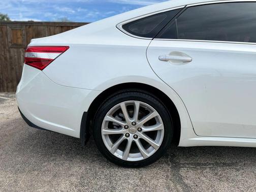 Blizzard Pearl 2013 Toyota Avalon Limited