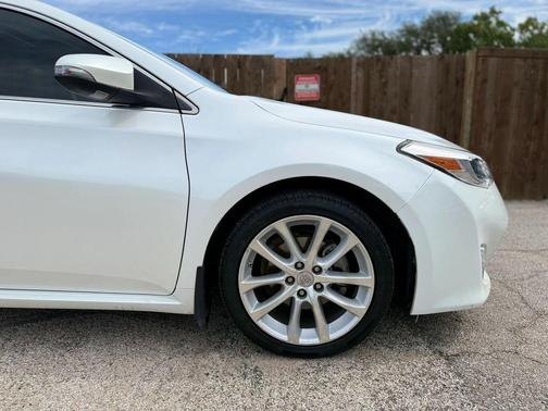 Blizzard Pearl 2013 Toyota Avalon Limited