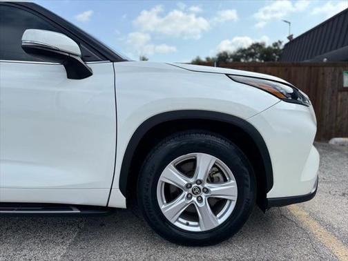 2020 Toyota Highlander LE