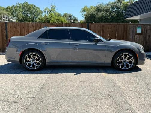 2018 Chrysler 300 Touring