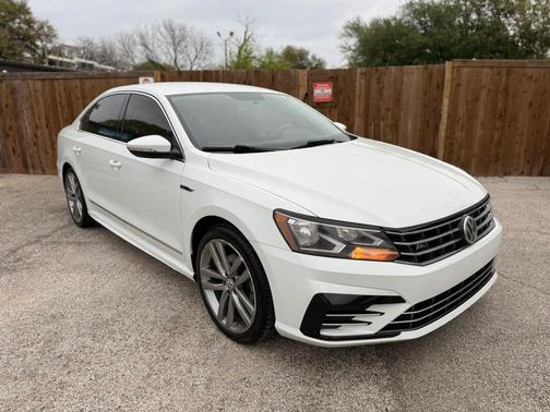 Pure White 2017 Volkswagen Passat 1.8T R-Line w/Comfort