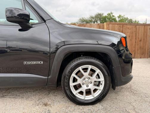 Black Clearcoat 2019 Jeep Renegade Latitude