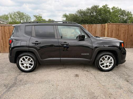 Black Clearcoat 2019 Jeep Renegade Latitude