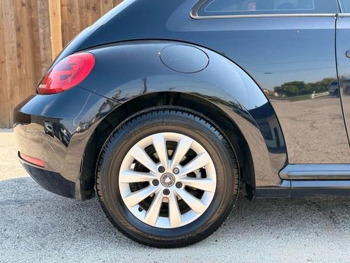 2016 Volkswagen Beetle 1.8T Wolfsburg Edition w/PZEV