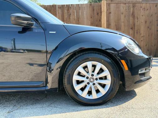 2016 Volkswagen Beetle 1.8T Wolfsburg Edition w/PZEV