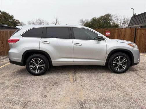 2018 Toyota Highlander LE