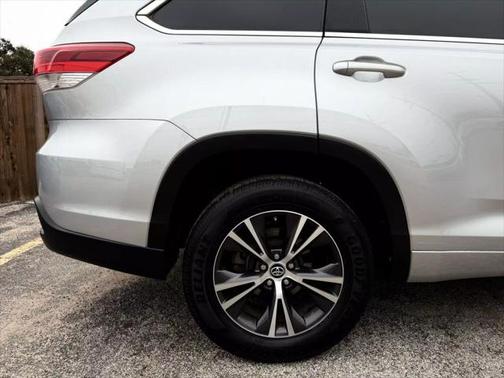 2018 Toyota Highlander LE