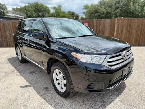 Black 2013 Toyota Highlander SE