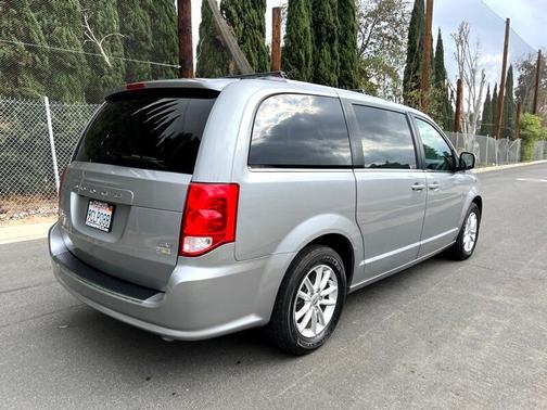 Photo 5 of 28 of 2018 Dodge Grand Caravan SXT