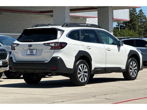 Crystal White Pearl 2025 Subaru Outback Premium