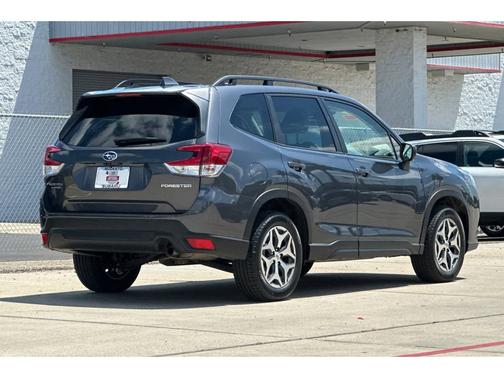 Magnetite Gray Metallic 2023 Subaru Forester Premium