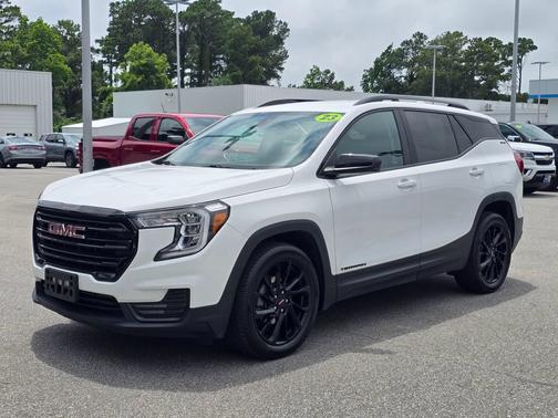 Summit White 2023 GMC Terrain SLE