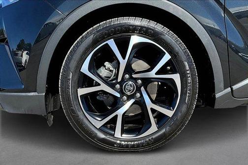 2019 Toyota C-HR XLE