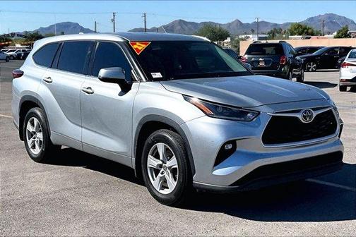 Silver 2021 Toyota Highlander LE