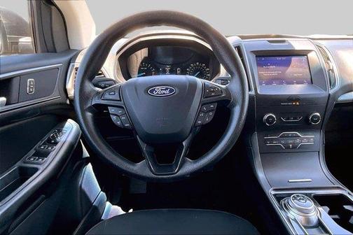 Black 2020 Ford Edge SE