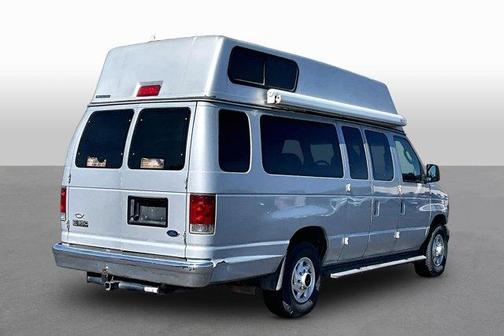 Silver 2005 Ford E350 Super Duty XL