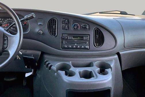 Silver 2005 Ford E350 Super Duty XL