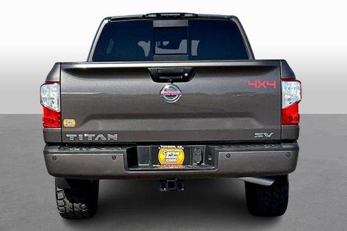 2017 Nissan Titan SV