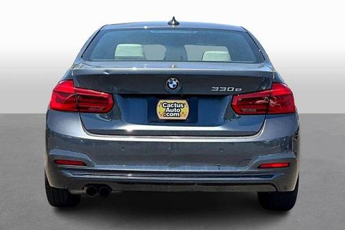 2017 BMW 330e iPerformance