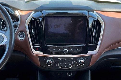 Iridescent Pearl Tricoat 2019 Chevrolet Traverse High Country