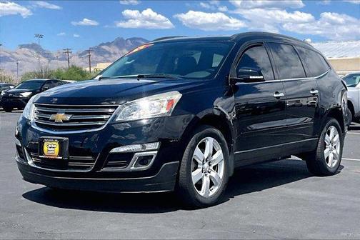 Mosaic Black Metallic 2017 Chevrolet Traverse 1LT