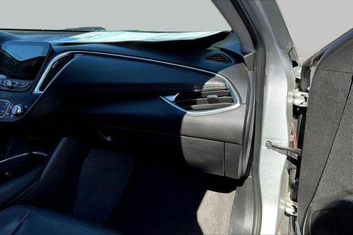 Silver Ice Metallic 2020 Chevrolet Malibu Premier