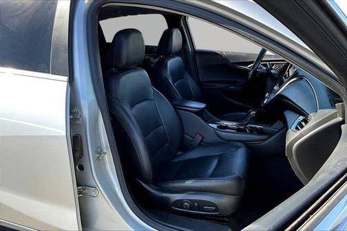 Silver Ice Metallic 2020 Chevrolet Malibu Premier