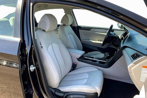 2016 Hyundai Sonata Plug-In Hybrid Base