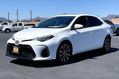 Super White 2017 Toyota Corolla SE