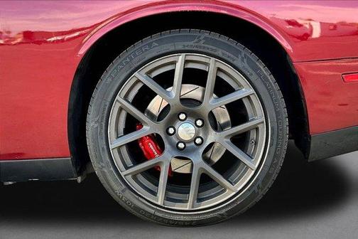 Octane Red Pearlcoat 2018 Dodge Challenger 392 Hemi Scat Pack Shaker