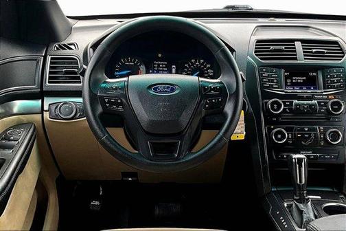 2017 Ford Explorer Base