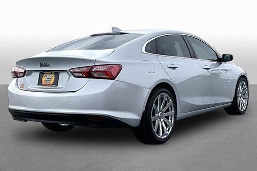 Silver Ice Metallic 2019 Chevrolet Malibu LT