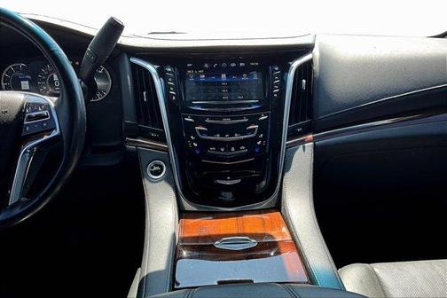 2017 Cadillac Escalade Luxury