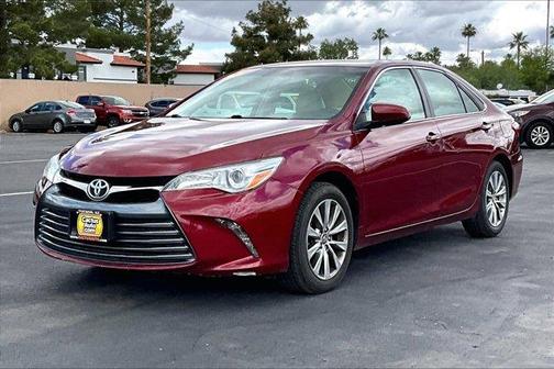 Pearl 2017 Toyota Camry XLE