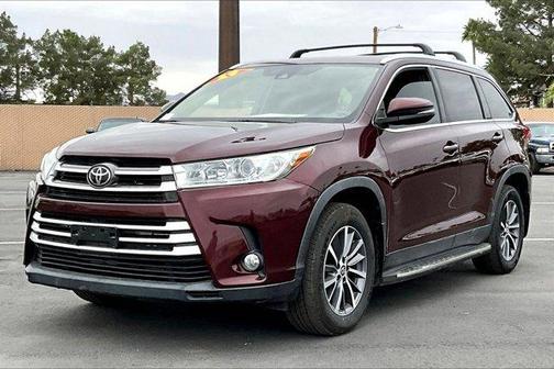 Ooh La La Rouge Mica 2019 Toyota Highlander XLE