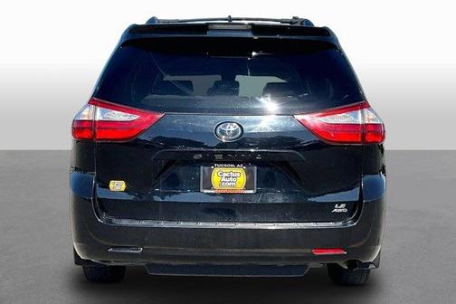 Midnight Black Metallic 2018 Toyota Sienna LE