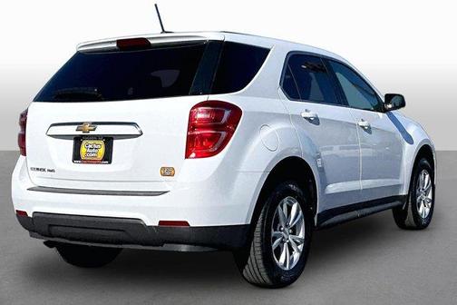 Summit White 2017 Chevrolet Equinox LS