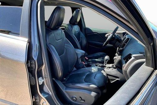 Granite Crystal Clearcoat Metallic 2019 Jeep Cherokee Limited