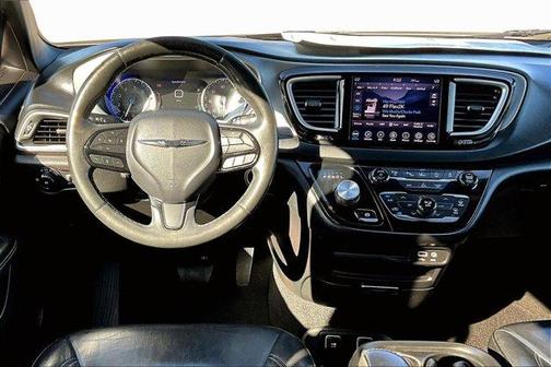 2020 Chrysler Pacifica Touring-L