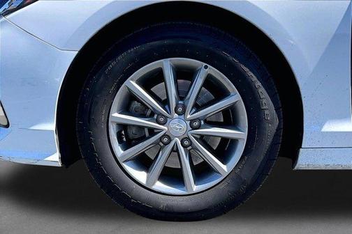 Quartz White Pearl 2019 Hyundai SONATA SE