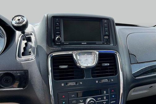 Billet Silver Metallic Clearcoat 2014 Chrysler Town & Country Touring