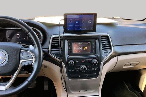 Brilliant Black Crystal Pearlcoat 2014 Jeep Grand Cherokee Laredo