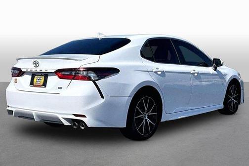 White 2022 Toyota Camry SE