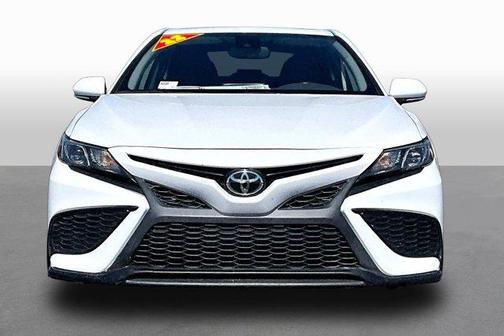 White 2022 Toyota Camry SE