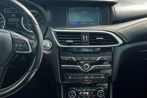 2018 INFINITI QX30 Premium