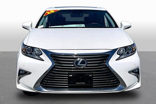 White 2018 Lexus ES 350 Base