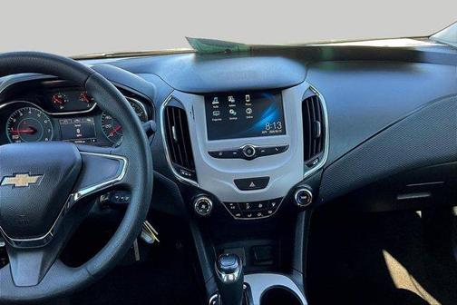 Silver Ice Metallic 2018 Chevrolet Cruze LS