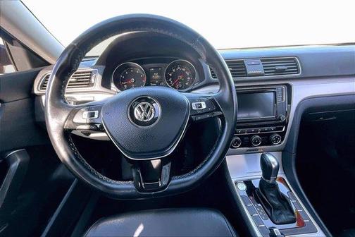 2019 Volkswagen Passat 2.0T Wolfsburg