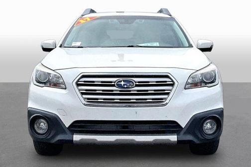 White 2017 Subaru Outback 3.6R Limited